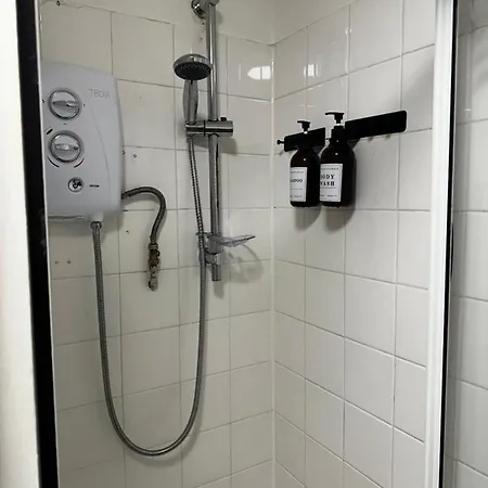 Cosy Entire Apartment Super King Bed Near Town Center Colchester Exterior photo