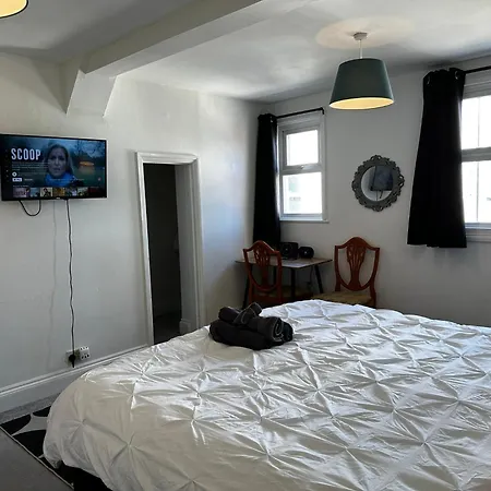 Cosy Entire Apartment Super King Bed Near Town Center Colchester Exterior photo